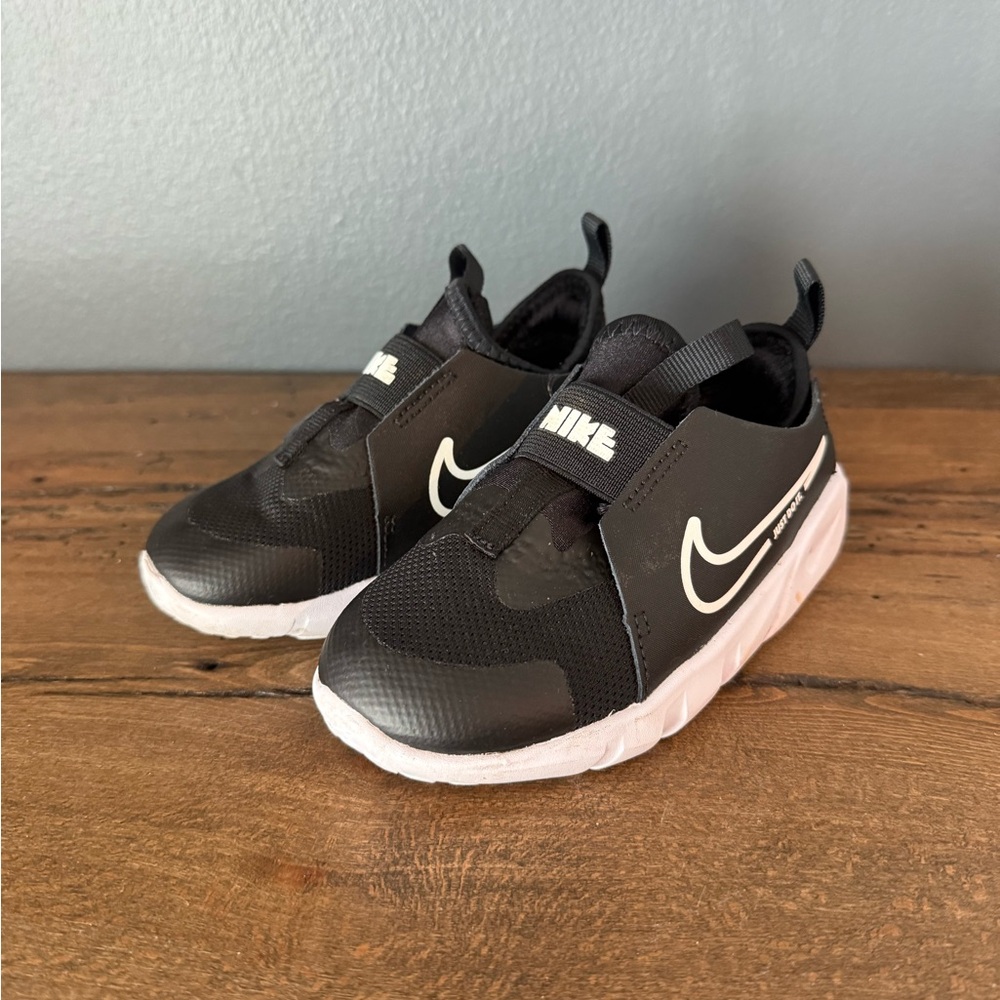 Nike Kids Black and White Slip On Sneakers